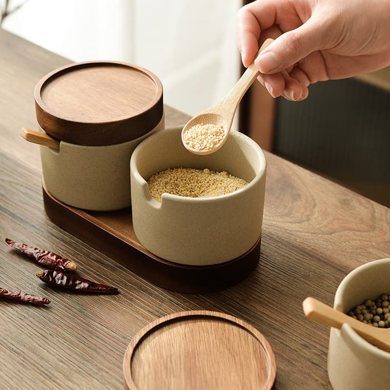 Ceramic Japanese seasoning jar seasoning box kitchen household high-end chili jar soy sauce vinegar seasoning bottle commercial storage box