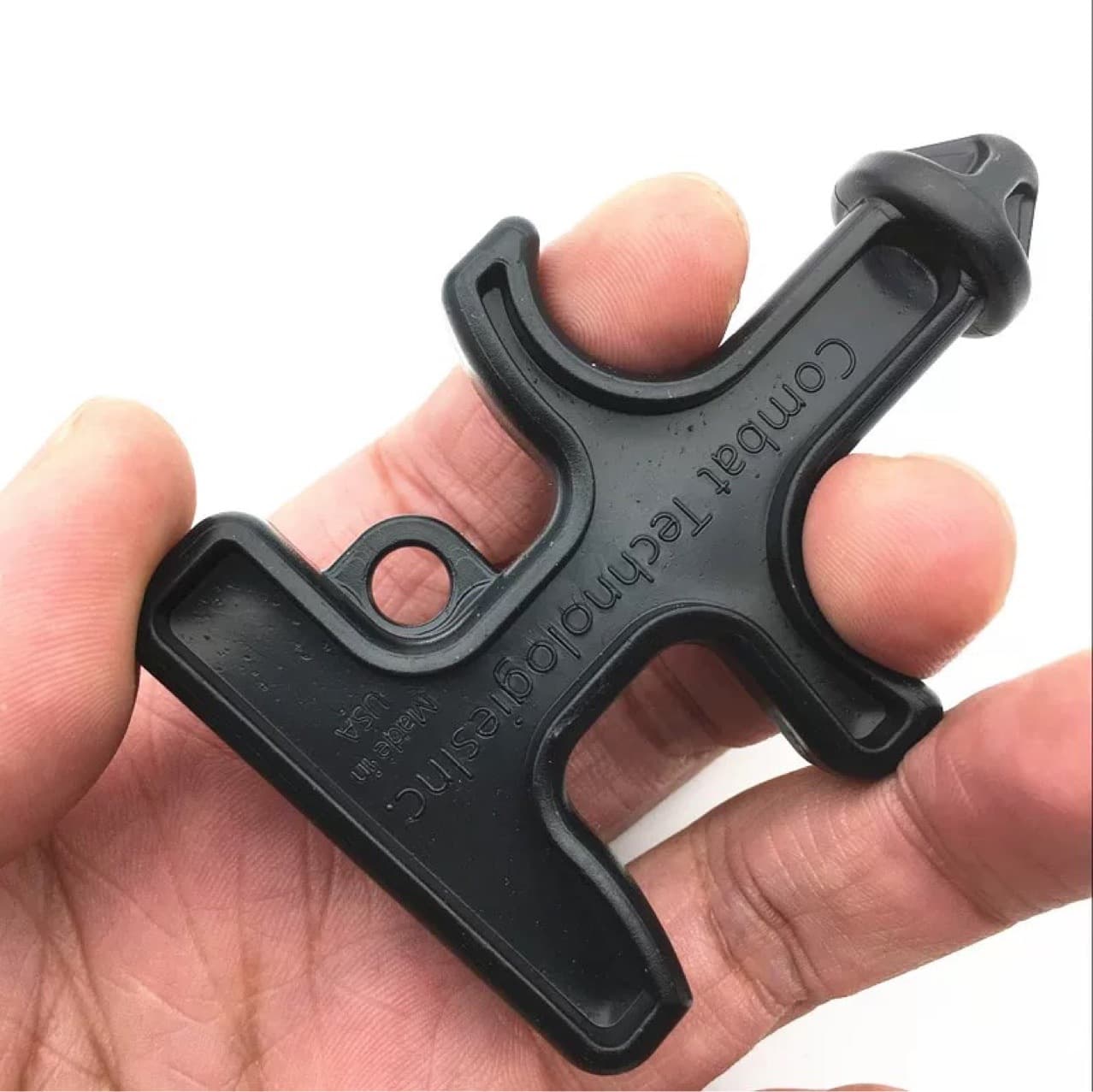 Self-defense products, outdoor personal protection tools, defensive weapons, anti-dragon drill, stinger ring equipment