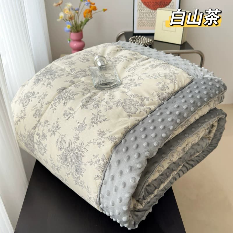Pure Cotton Bean Quilt Machine Washable Soybean Quilt Small Floral Spring & Fall Quilt Thickened Warm Winter Quilt Heating Room Quilt