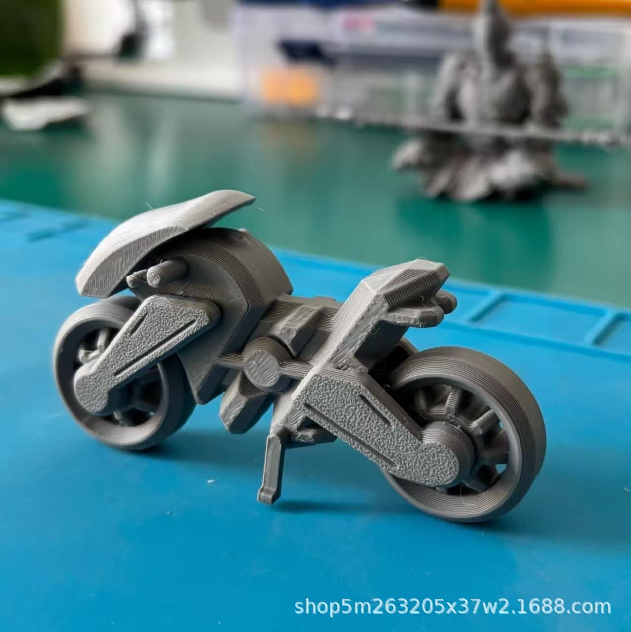 Cross-border New 3D Printed Mini Motorcycle Creative Figurine Movable Wheels Motorcycle Desktop Decoration