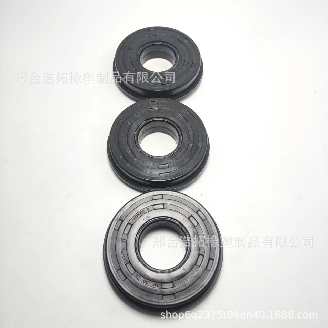 Oil seal for guide wheel of Wode Ruilong harvester 30*72*13/17.5 agricultural machinery parts with edge/19