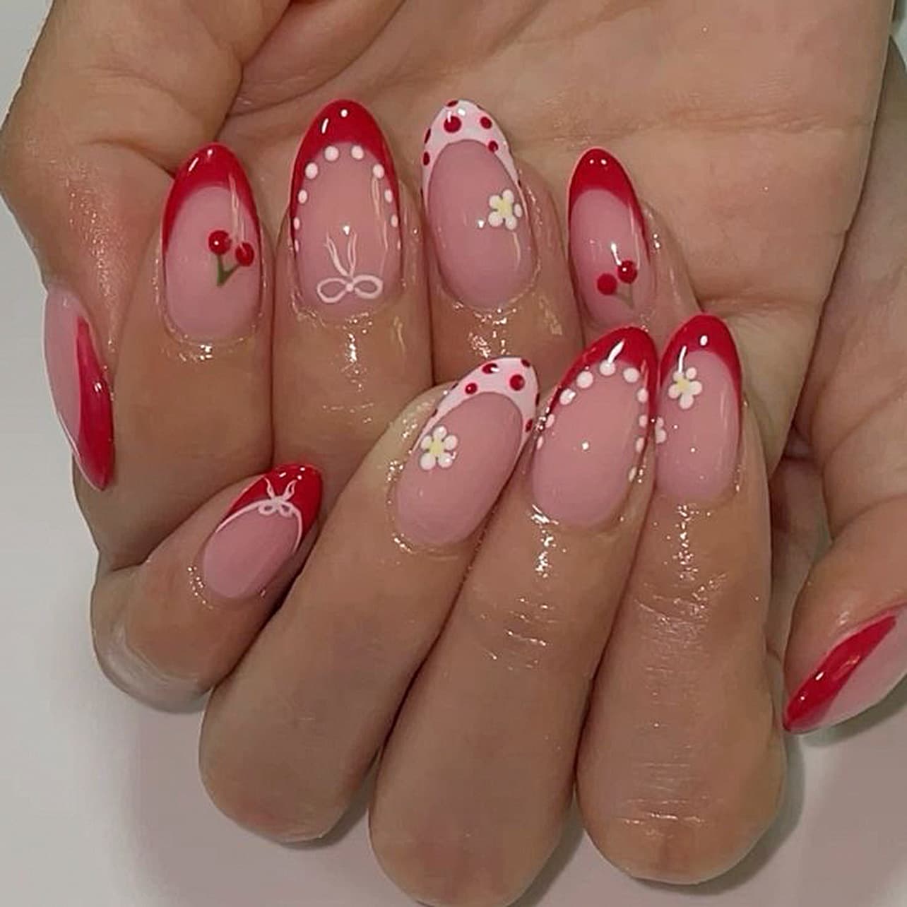 French Red Short Almond Press-On Nails Sweet Export Best-Selling Wearable Fake Nails Wholesale
