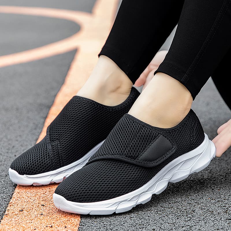 Summer Wide Toe Mother Shoes Women Lightweight Walking Shoes Mesh Breathable Elderly Shoes Casual Shoes Men Middle-aged and Elderly Couple Shoes