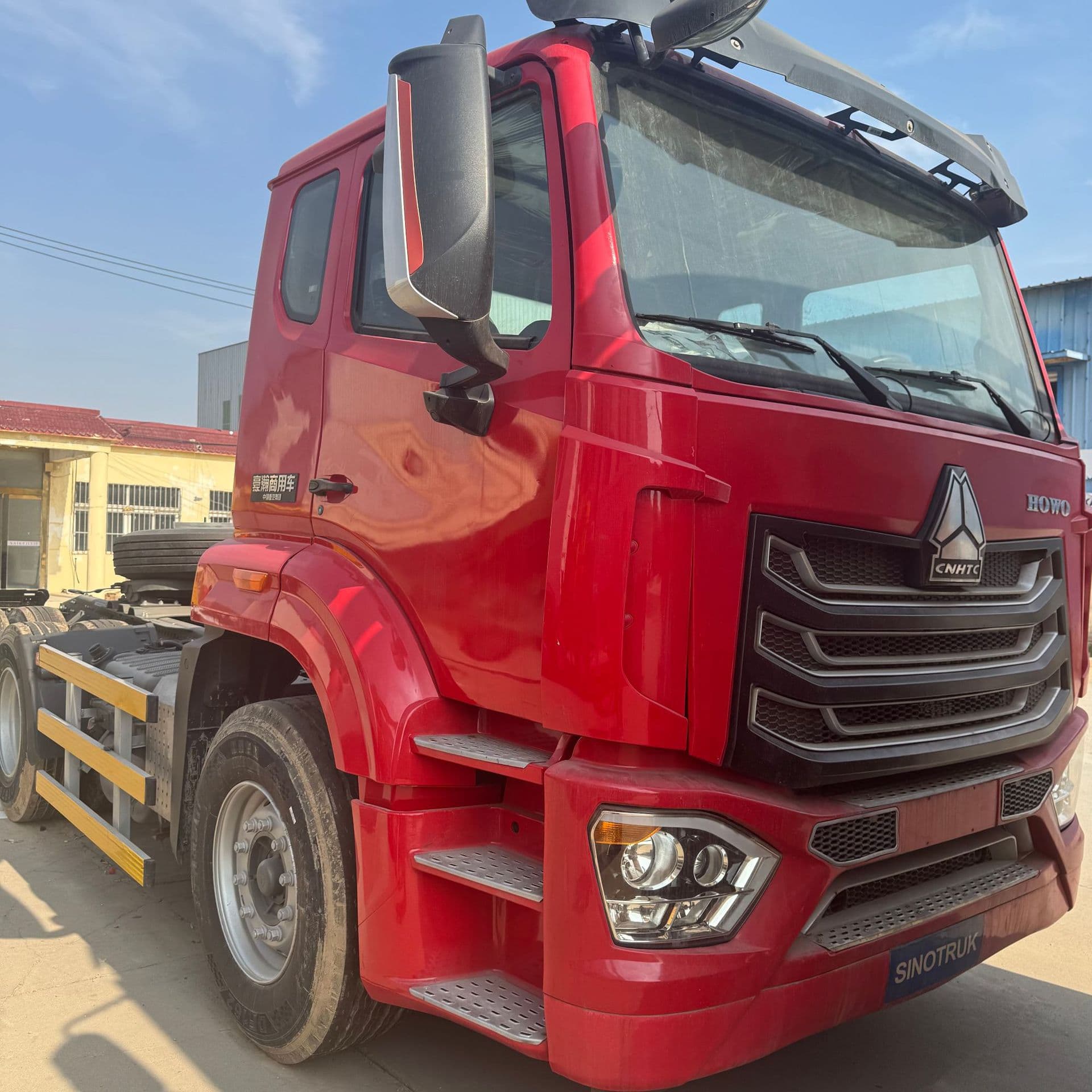 Used Howo 6x4 tractor truck for export, port tractor trailer, 375 horsepower semi-trailer transport tractor truck.
