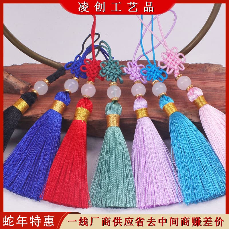 Wholesale handmade woven bookmarks, tassels, Chinese knots, small hanging tassels, USB flash drives, combs, wedding invitations, jade tassels