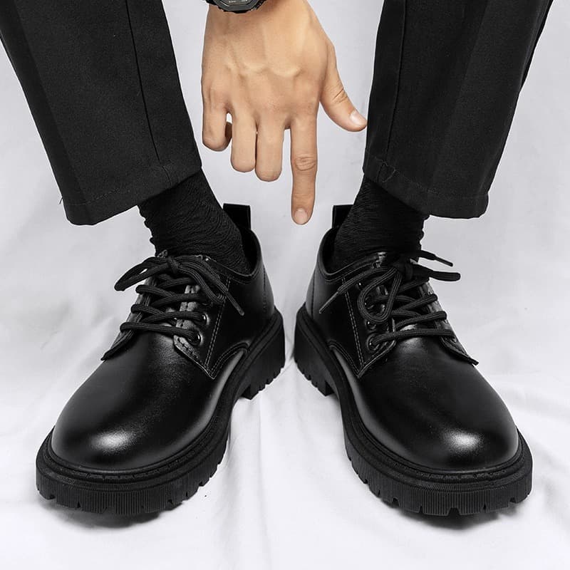 Men's Business Casual Leather Shoes for Spring and Autumn, British Style, Korean Fashion, Versatile for Young Men, Groom and Best Man Black Wedding Shoes