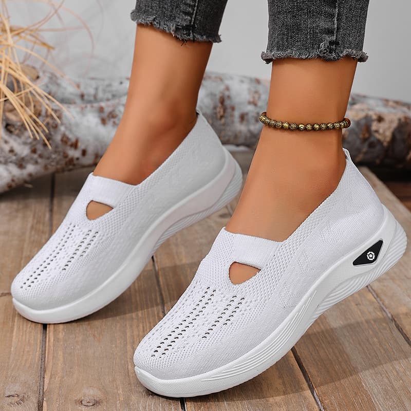 Soft sole mother's shoes, casual women's shoes, fashionable and breathable old Beijing cloth shoes manufacturer, women's summer new shoes