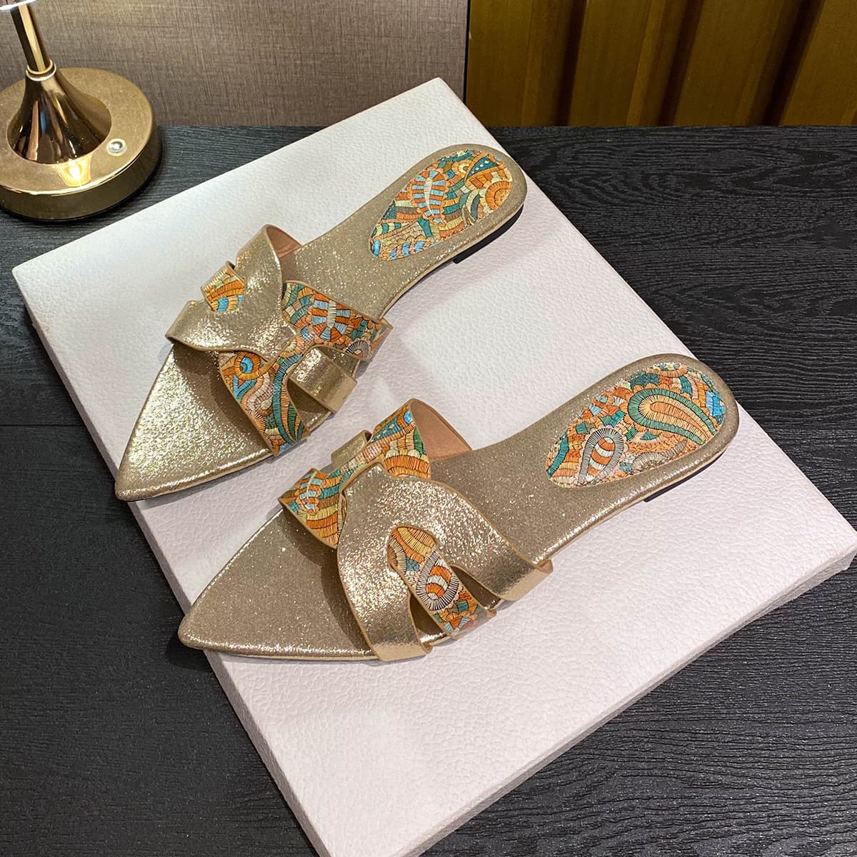 Cross-border Hot Selling Women's Pointed Toe Flat Slippers PU Material Summer New Open Toe Sandals for Middle East and Southeast Asia Export
