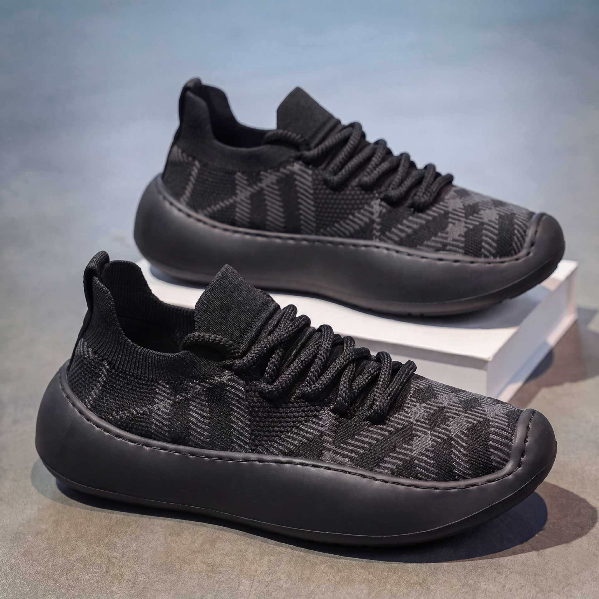 Mesh shoes, classic flying woven shoes, 2026 trendy thick-soled height-increasing shoes, fashionable and versatile casual shoes for trendy men