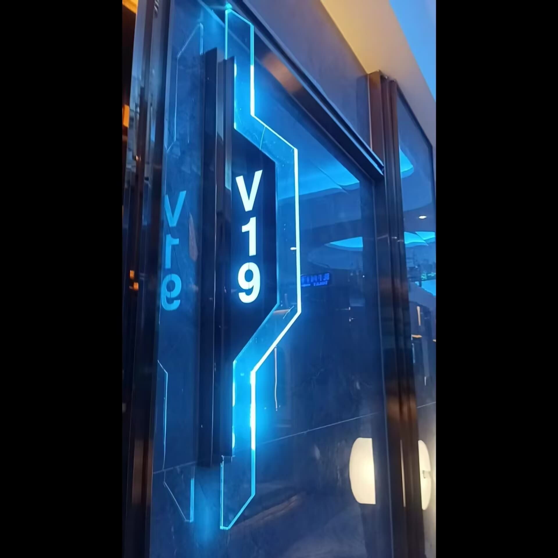 Illuminated room number signs, LED signage for private rooms, high-end hotel room numbers with lights, projected number plates for KTV private rooms.