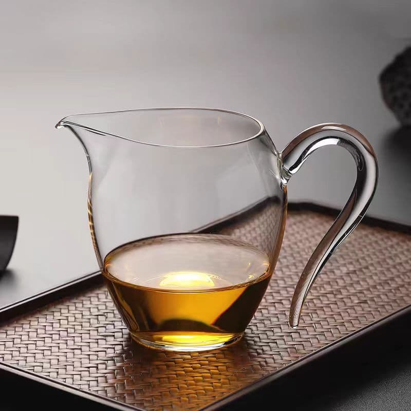 High-End Handmade Glass Fairness Cup, Japanese Style Kungfu Tea Divider, Transparent Heat-Resistant Minimalist Tea Cup and Tea Sea