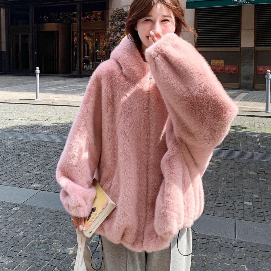 Premium Fuzzy Jacket Women Short 2025 Winter New Trendy Faux Fur Shearling Cotton Coat