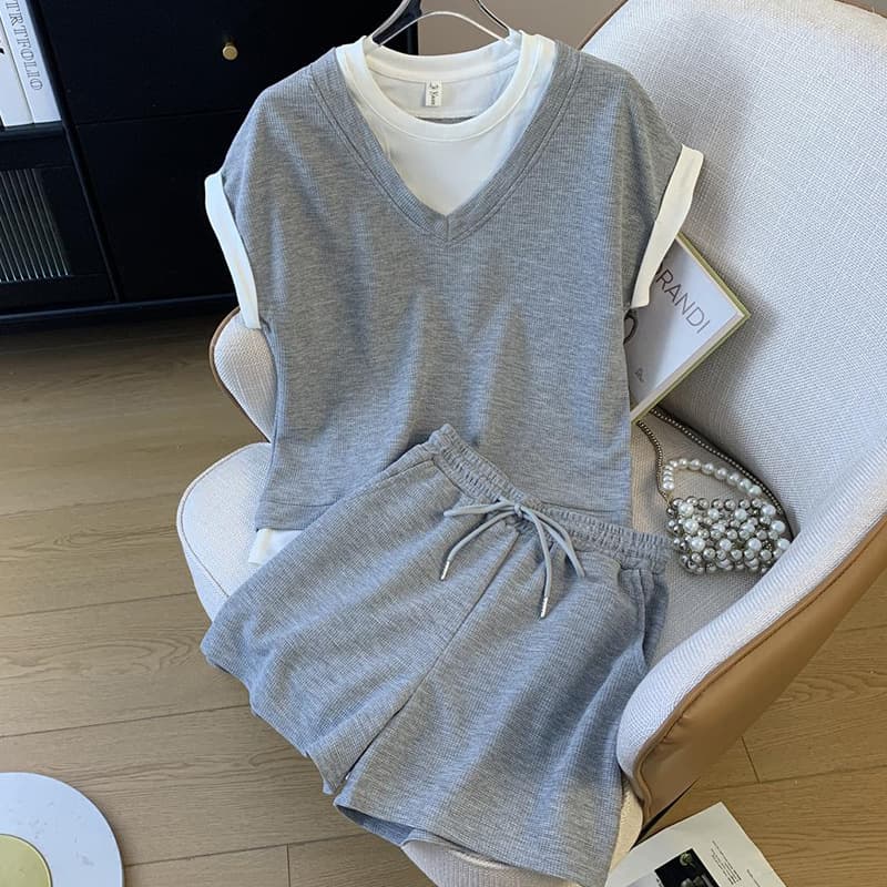 Summer New Casual Sportswear Set for Women: Loose Fit Faux Layered T-Shirt and Shorts Two-Piece Set
