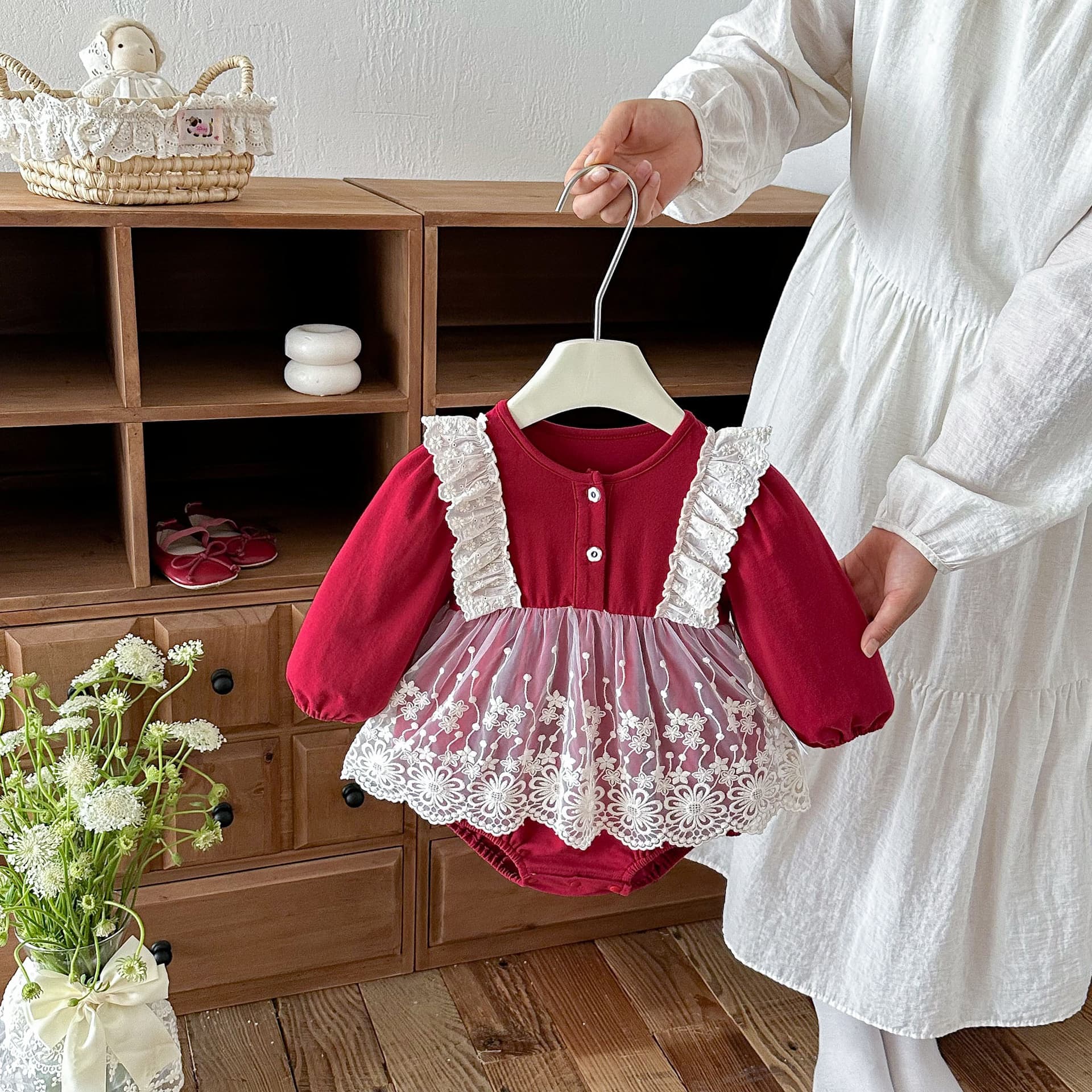 Baby clothes autumn new style jumpsuits for baby girls one year old princess dress dress for 100 days and full moon bag fart clothes