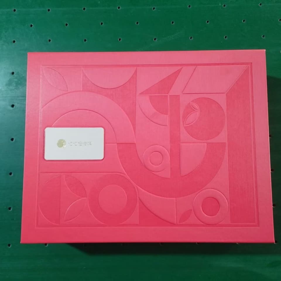Leather box processing leather suitcase, hot stamping, silver carving, gold screen printing leather gift box, PU box, high-end leather gift box
