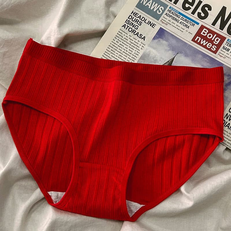 Red Cotton Briefs for Zodiac Year, Plus Size, Mid-Rise, Simple and Breathable, Japanese Style for Women and Students