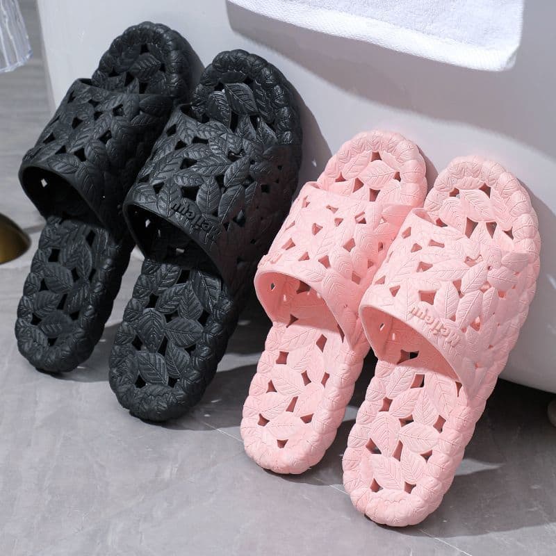 A Home Slippers New Summer Leaking Bath Couple Home Bathroom Soft Bottom Slippers Men's Hotel Water Bath Foot Batch