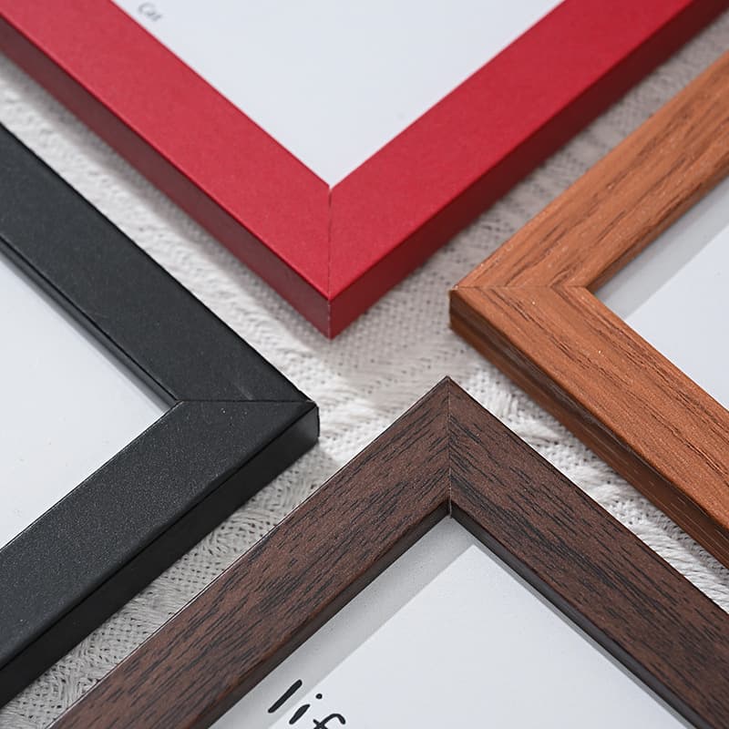 Custom processing for wholesale photo frames, ornaments, photo wall gifts, sizes and colors as per design or sample, creative decorative frames.