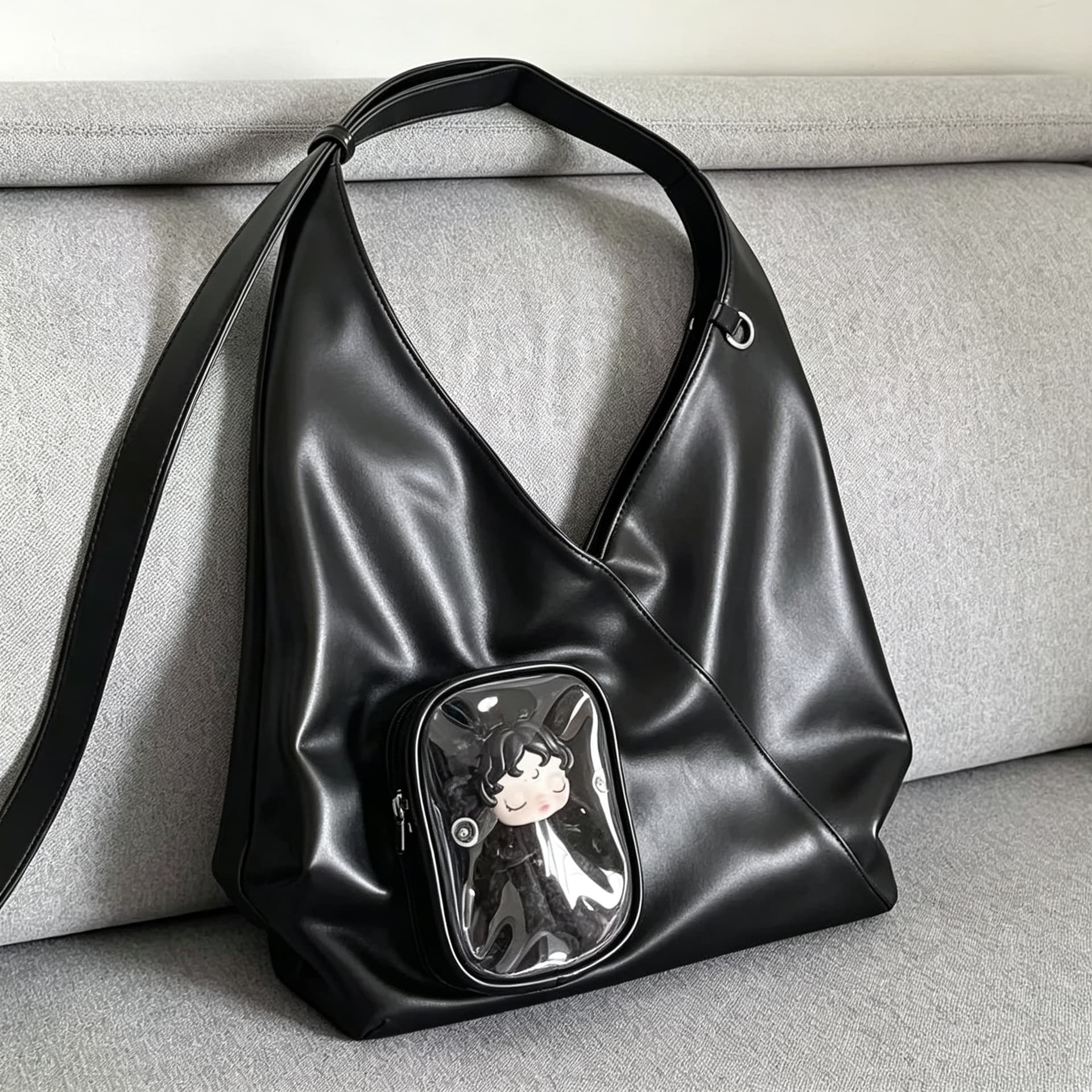 Triangular bag for school, work, and travel, large-capacity bag, portable one-shoulder crossbody women's bag, new trendy bag