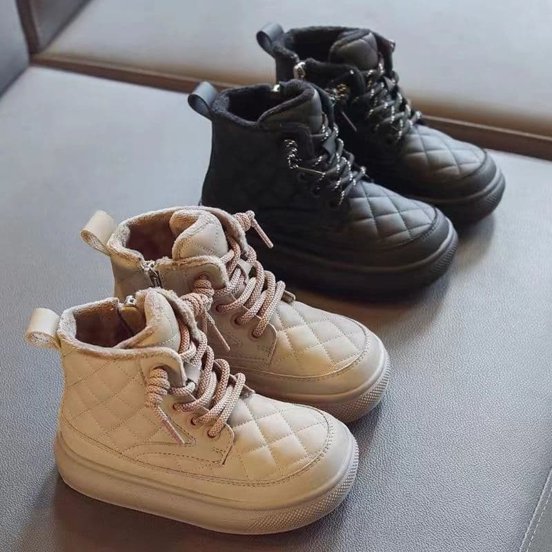 Girls' boots 2025 autumn/winter new style, double-layer cotton shoes, children's fleece-lined stylish short boots, snow boots, children's Martin boots.