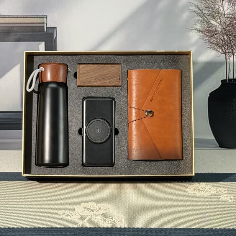 Souvenir Gift Box Set with LOGO Insulated Mug Notebook USB Flash Drive Power Bank Gift for July 1st Party Founding Day