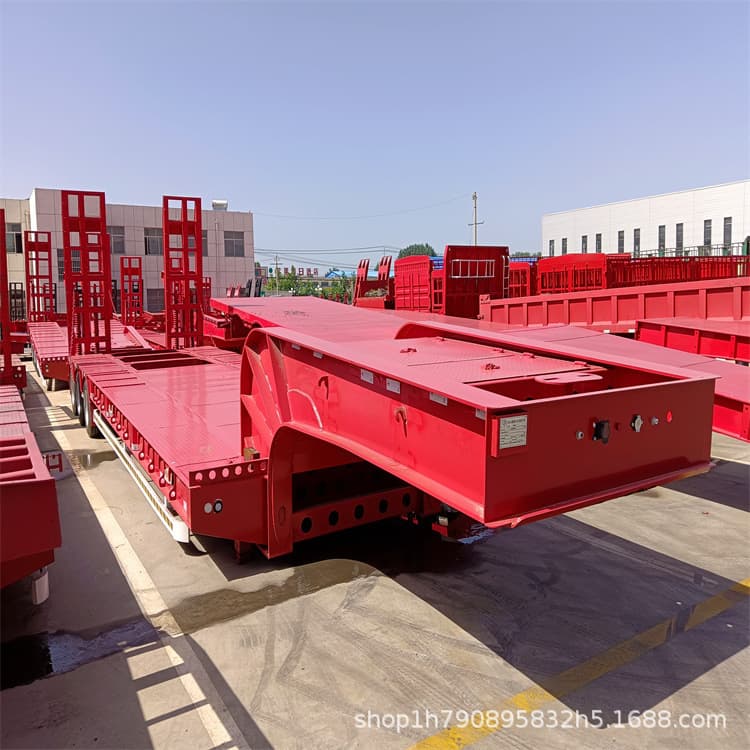 Cross-border supply of semi-trailers, low-bed trailers, multi-axle telescopic low-bed special semi-trailers, and heavy transport vehicles.