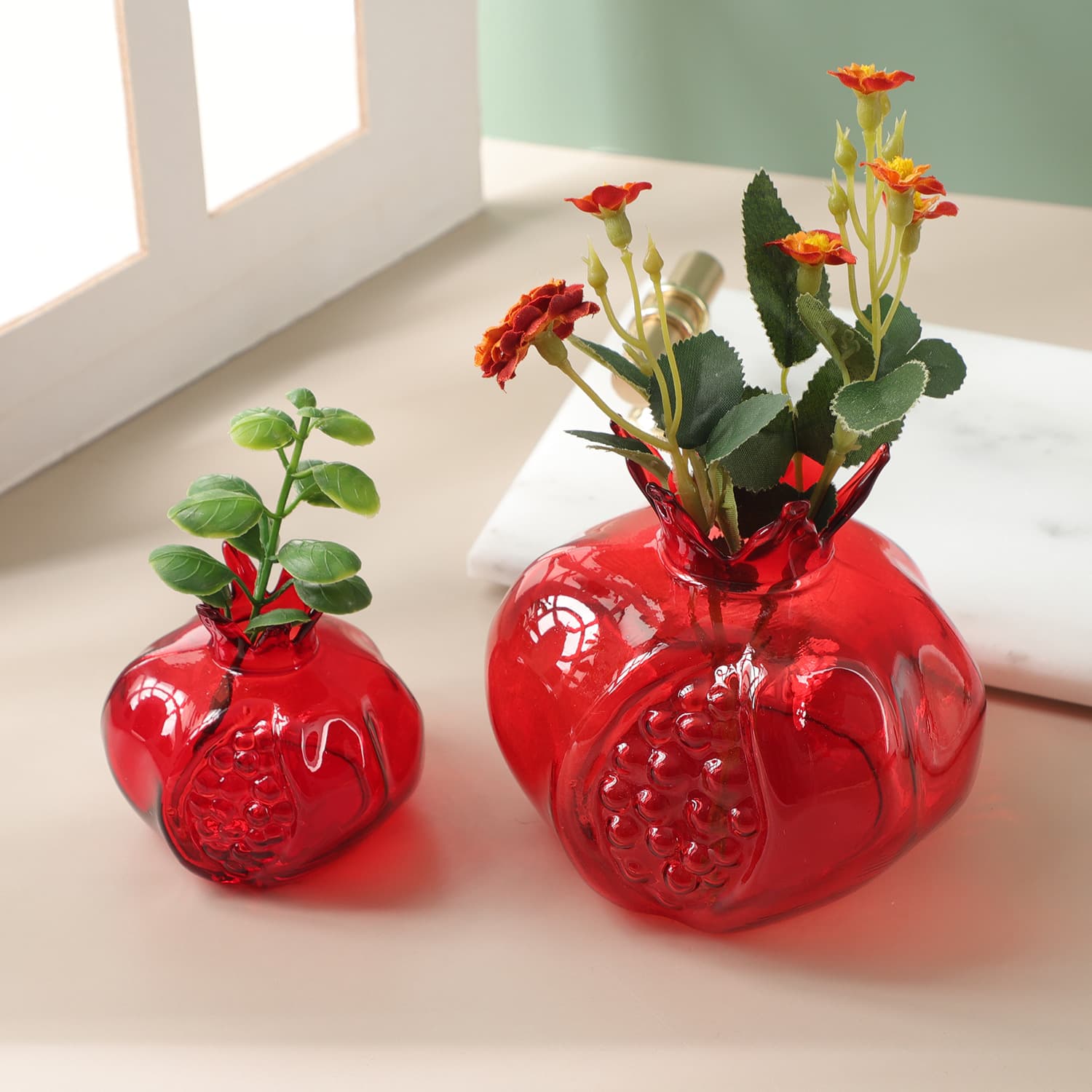Japanese Minimalist Red Pomegranate Glass Dried Flower Vase, Desktop Hydroponic Green Plant Vase for Home and Office Decoration