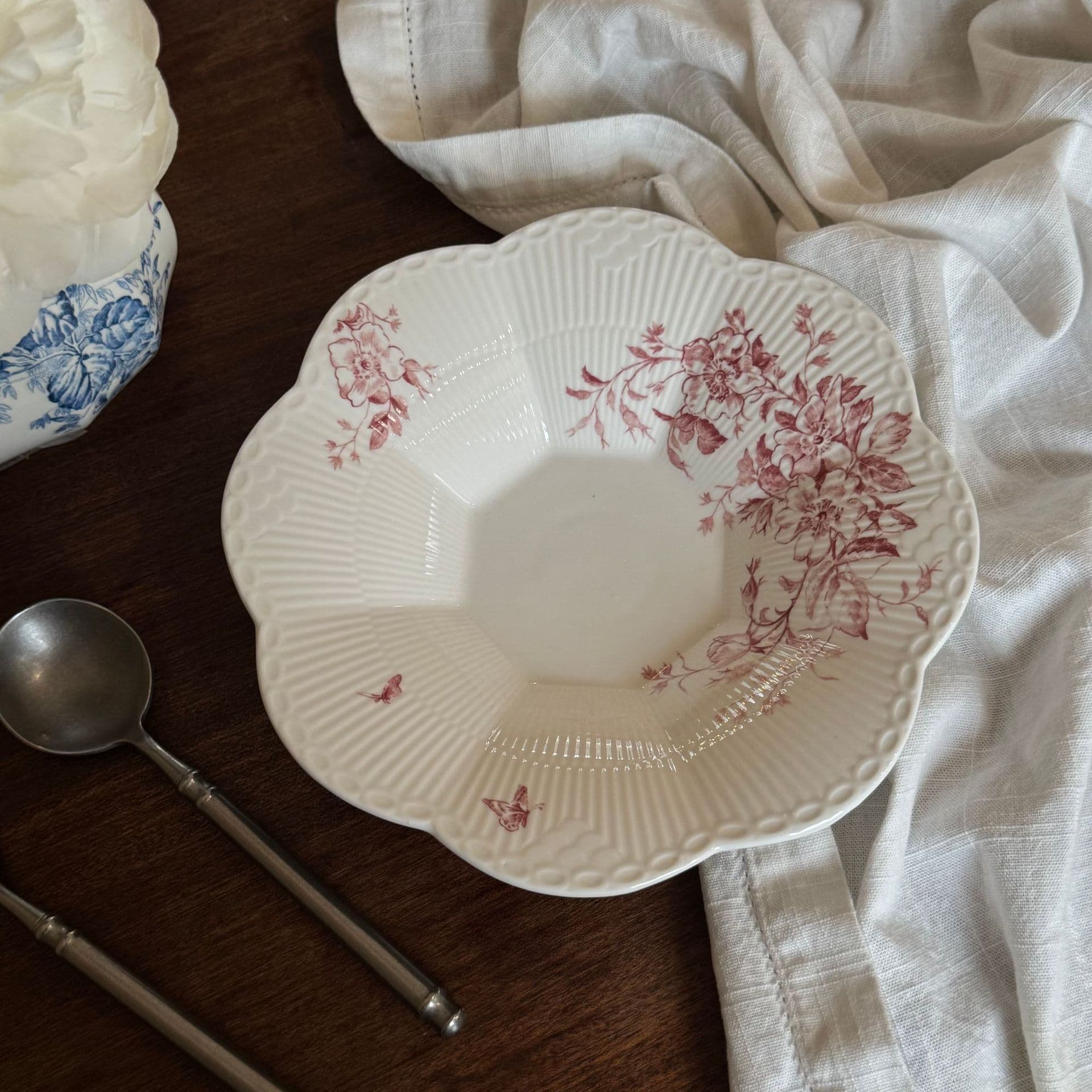 French Vintage Floral Ceramic Plate Petal Embossed Deep Plate Soup Plate Salad Plate Dessert Plate Dinner Plate for Home