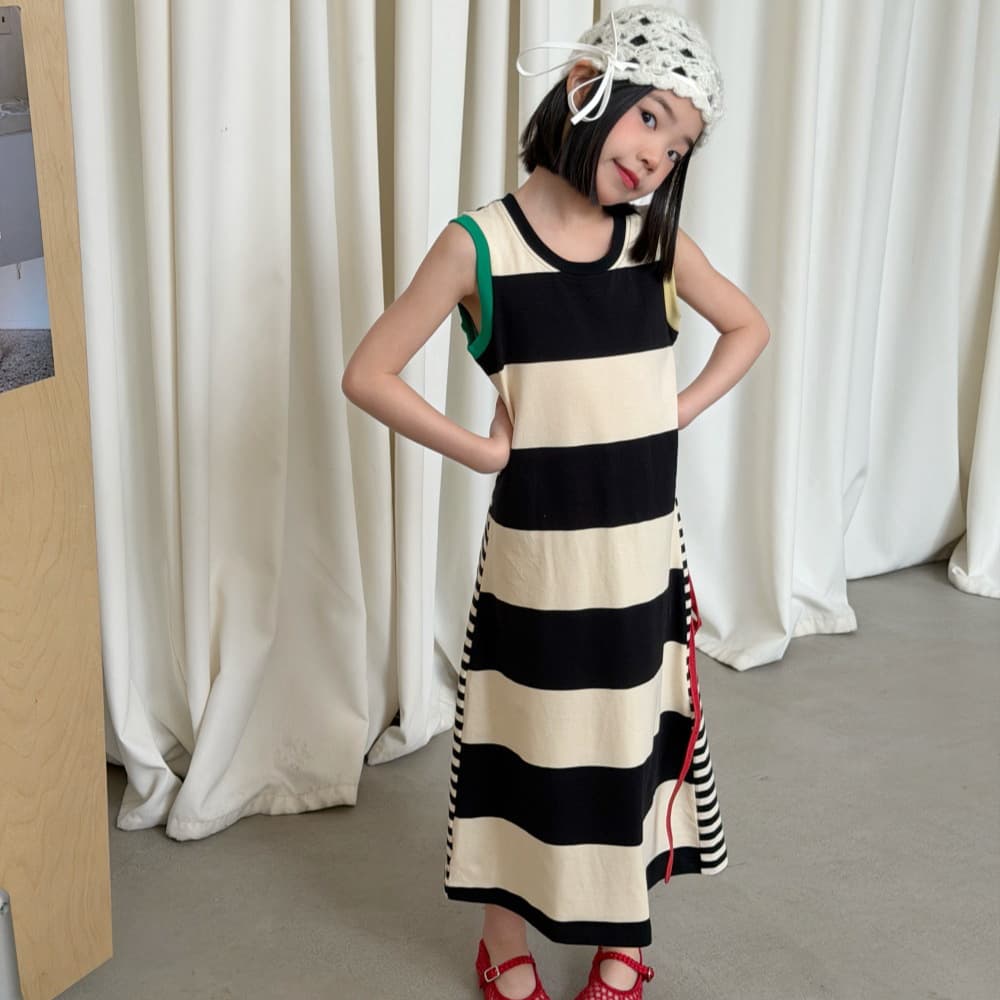 Girls Korean Lazy Style Black and White Striped Contrast Vest Dress Long Dress 2025 New Casual Sleeveless Dress
