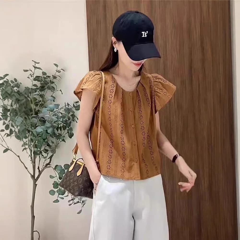 French-style embroidered lace short sleeve blouse for women, 2024 summer, Korean-style design, youthful and stylish babydoll top.