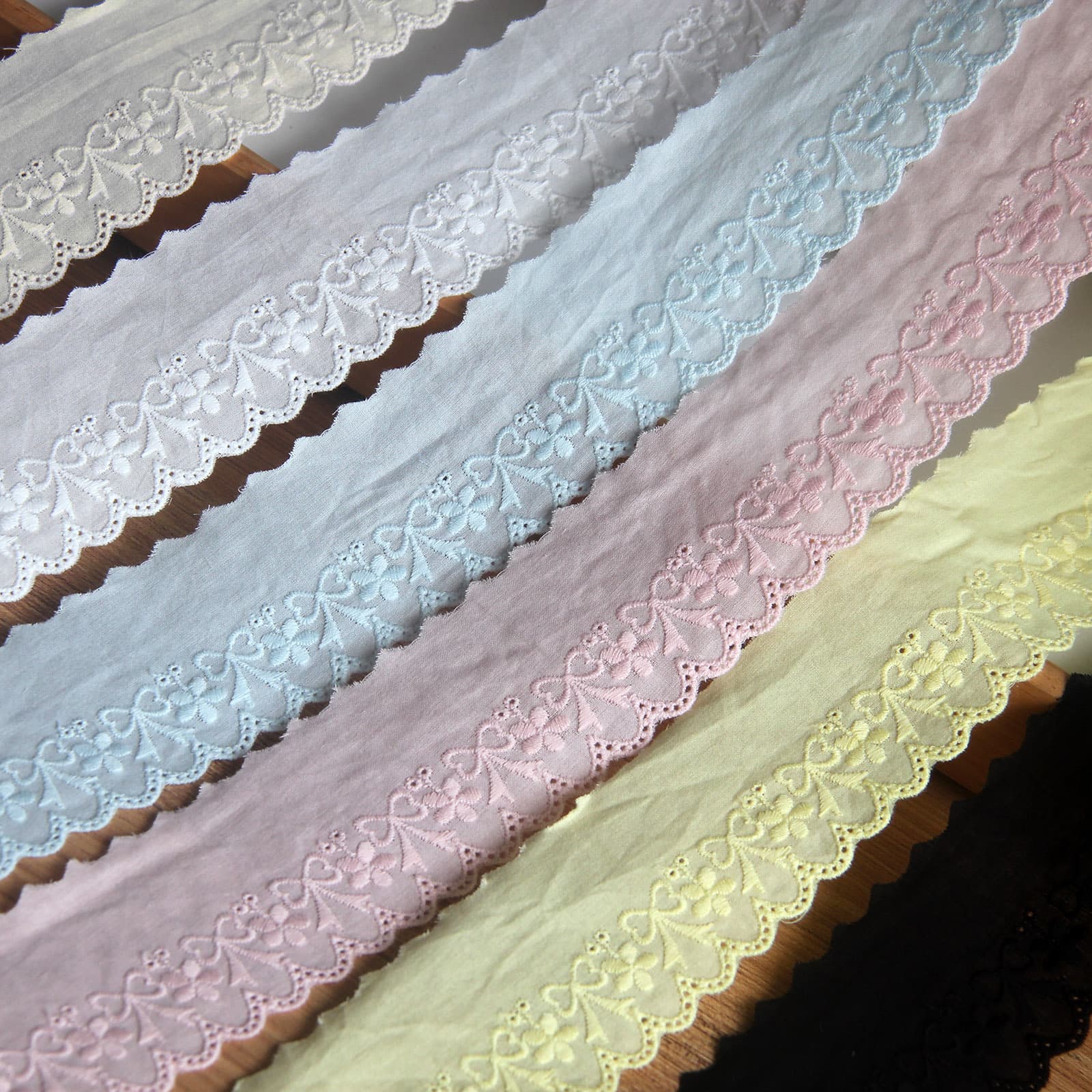 Wholesale Japanese-style cotton fabric embroidery lace trim, flower bow small wave clothing DIY accessories, width 4cm.