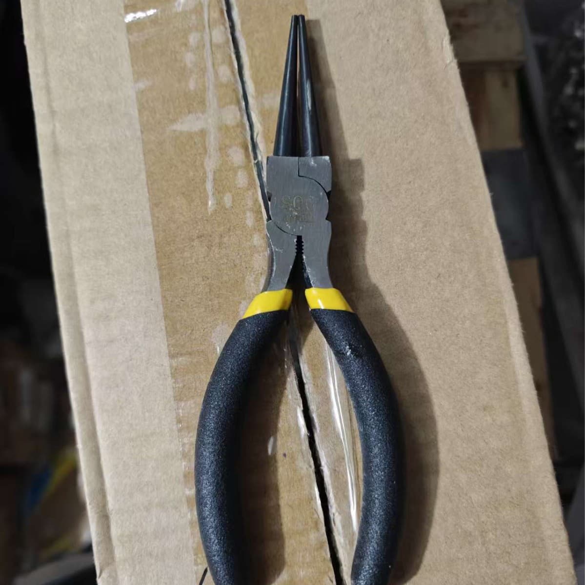 Industrial-grade Round Nose Pliers