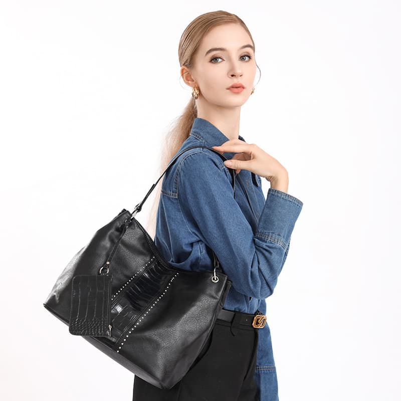 Cross-border Rivet Tote Bag 2025 Spring/Summer New Large Capacity TOTE BAG Retro European and American Style Mother-Child Bag
