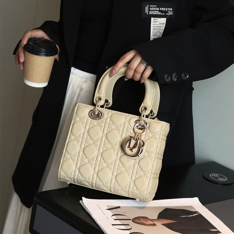 D-House Crossbody Lady Dior Lambskin Pattern Handbag Women's Shoulder Bag Quilted Square Bag Fashionable Versatile Top Handle Crossbody Bag