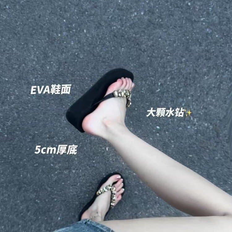 Korean-style Wedge Platform Rhinestone Flip-flops for Women, 2026 Summer New Arrival, Non-slip Elevated Beach Sandals for Seaside Vacation
