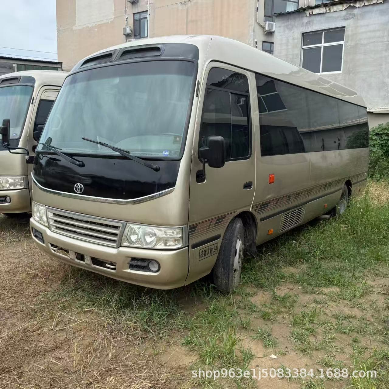 Export Used Toyota Coaster Bus 19-29 Seater Electric Door Worker Shuttle Minibus 23 Seater Coaster