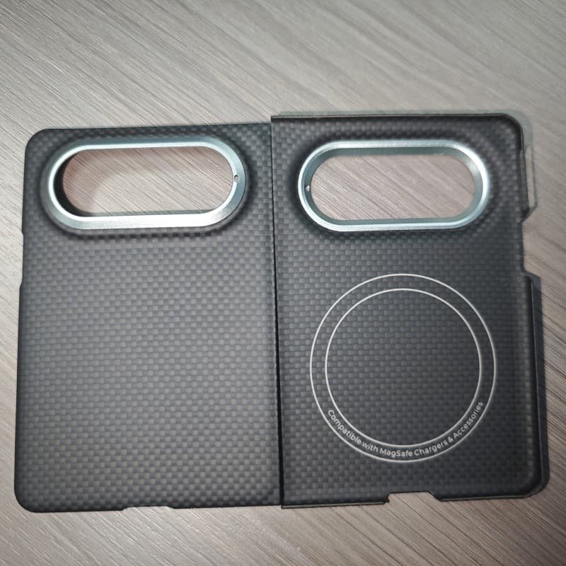 Suitable for moto razr fold 2026 mobile phone case Kevlar aramid carbon fiber ultra-thin protective cover
