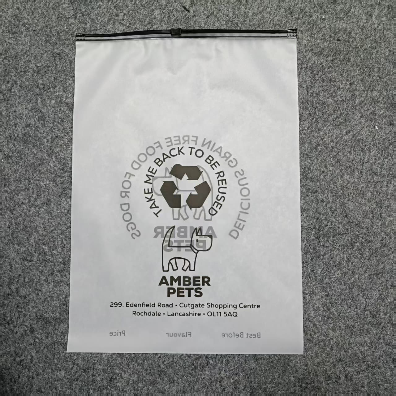 Small quantity order available, printed logo transparent frosted zipper bags, clothing packaging bags, CPE 14-gauge Guangzhou plastic bag manufacturer