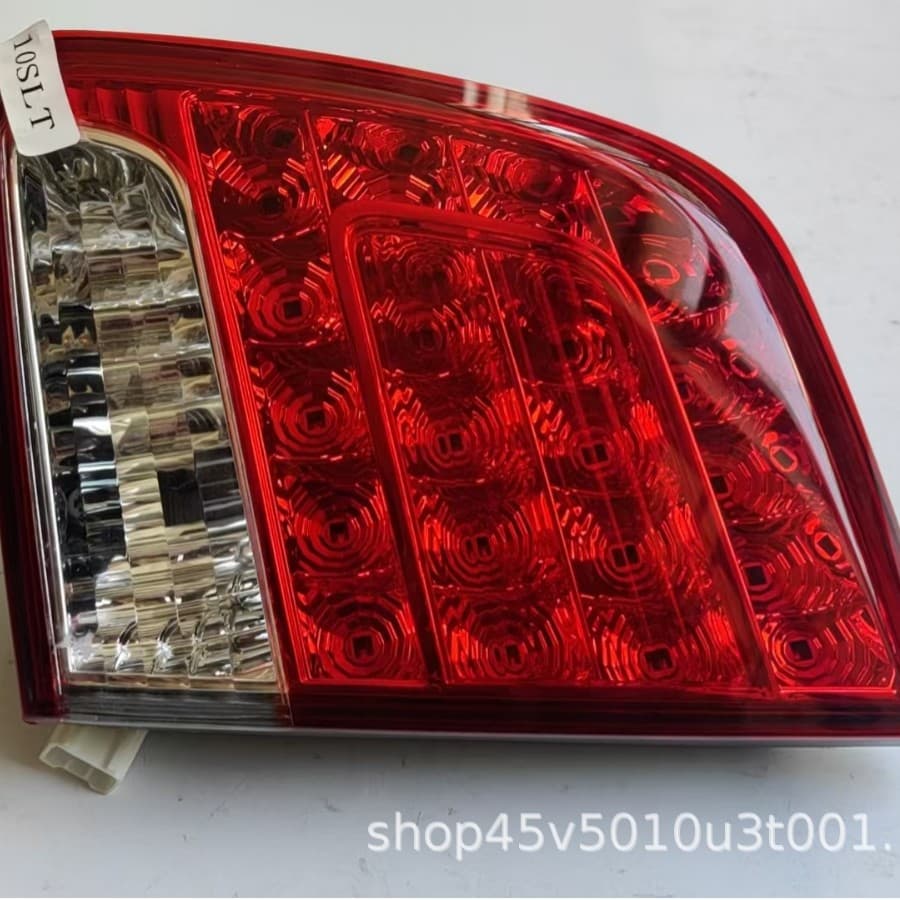 Compatible with Kia Sorento 2009-2012 Inner Tail Light Car Rear Brake Signal Light