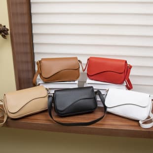 2025 New Flip Magnetic Buckle Shoulder Crossbody Bag Office Commute Fashion Minimalist Underarm Small Square Bag