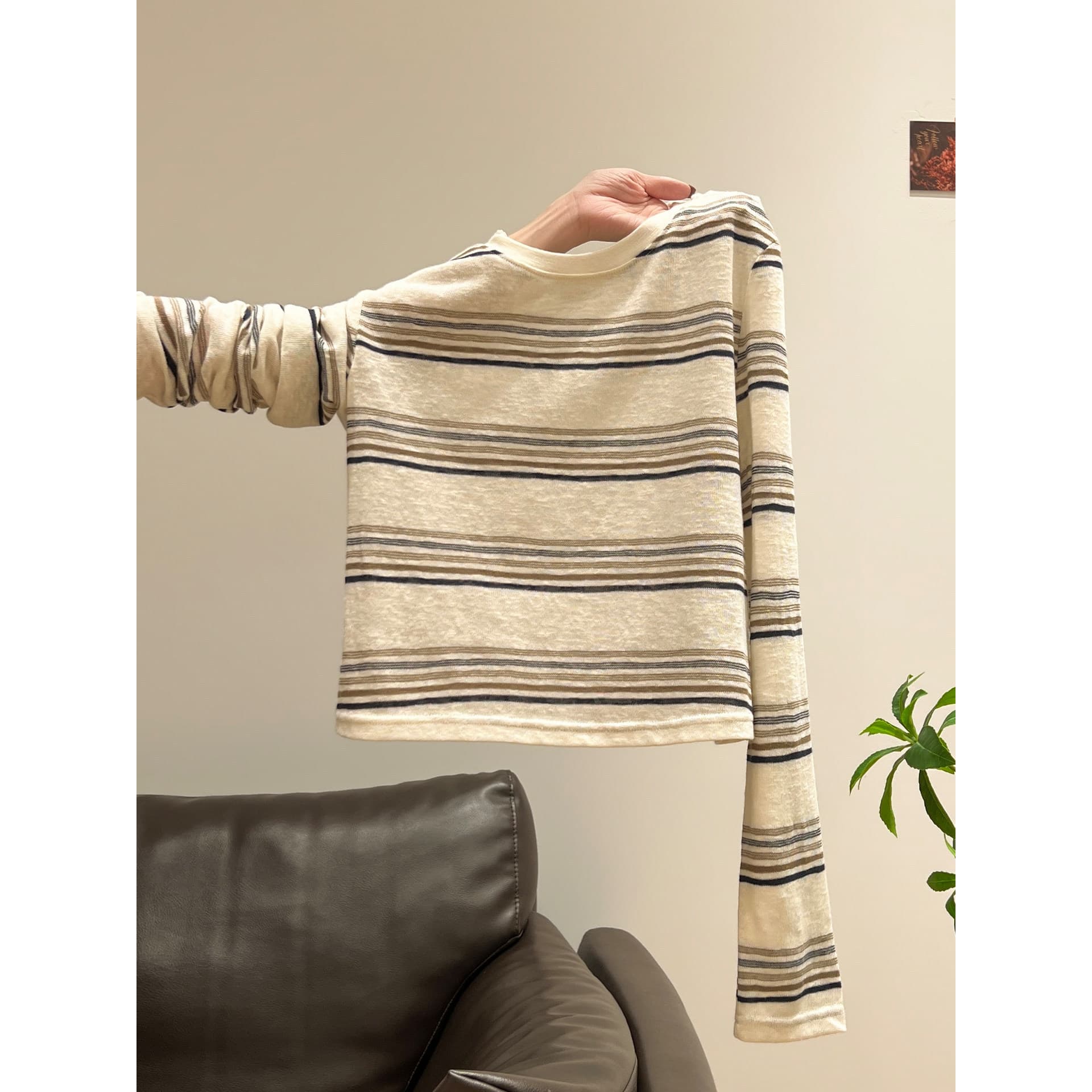 Can you believe it? Asked 80 times! Contrast stripe slim-fit long-sleeve top for women, stylish layering tee with a high-end feel