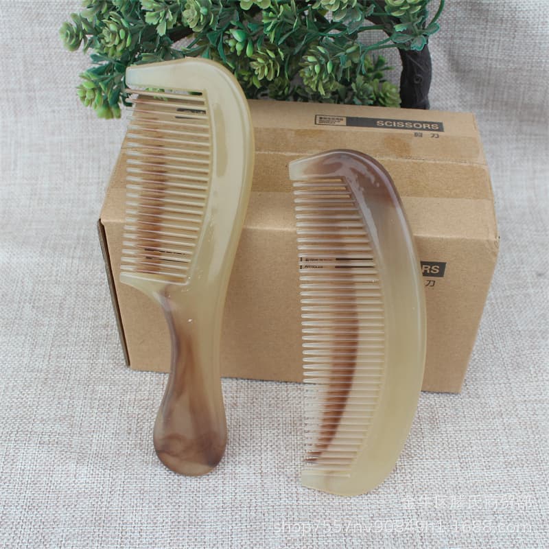 Liangyuan store thickened imitation beef tendon comb, semicircular handle imitation beef tendon comb, mirror comb gift supply