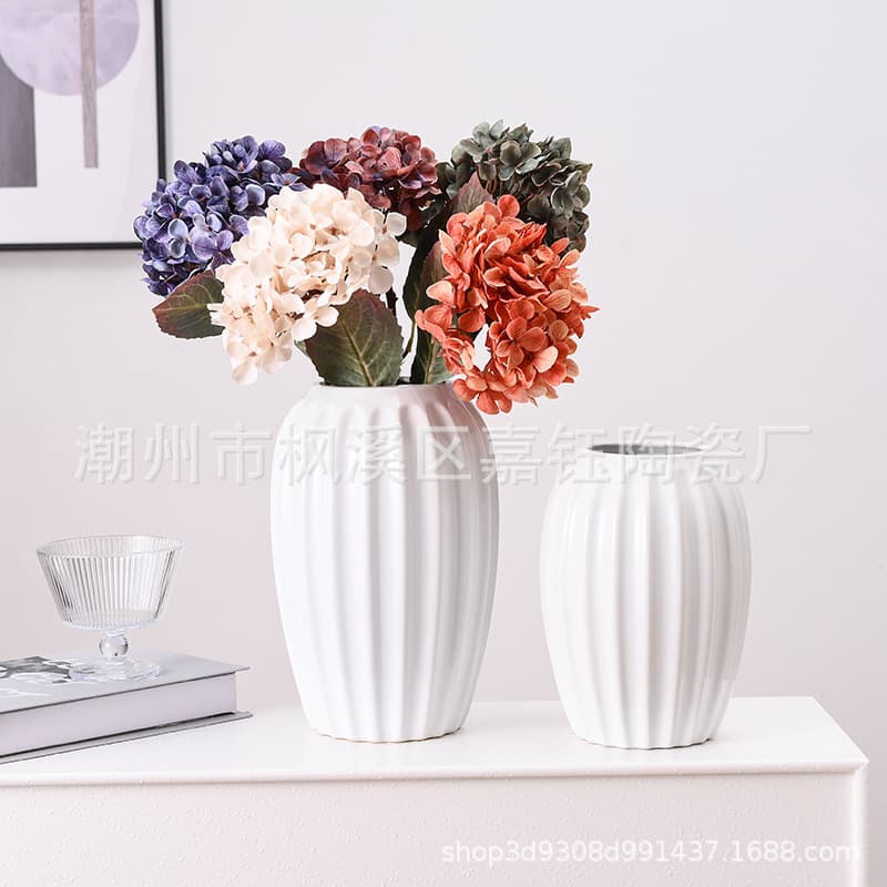 Light luxury white ceramic vase water-raised flowers rose flower arrangement decorative ornaments modern simple living room dining table