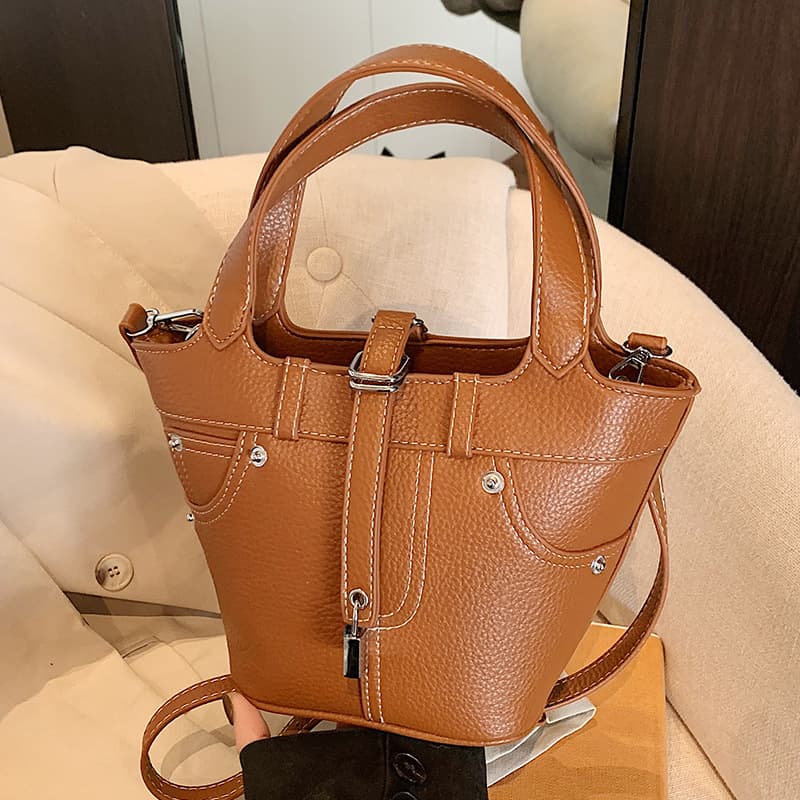 Small Bag for Women 2026 Spring New Fashion Versatile Crossbody Bag for Women High-End Zipper Shoulder Handbag Bucket Bag