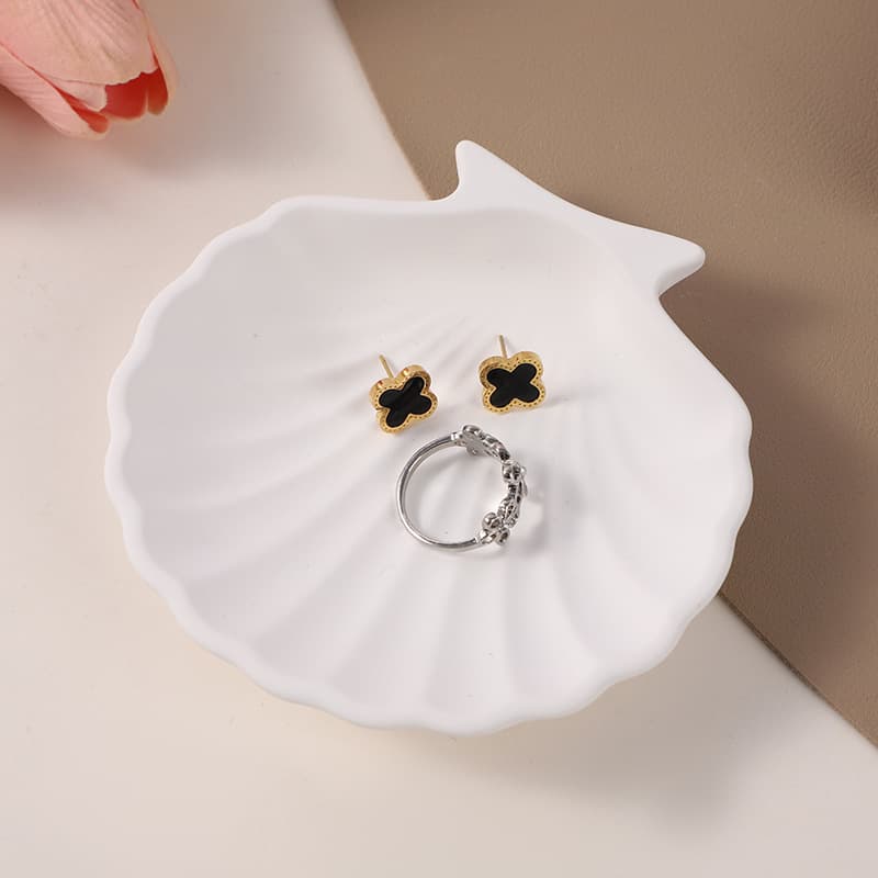 Creative white plaster shell jewelry display rack earrings ring jewelry rack store jewelry display photo props