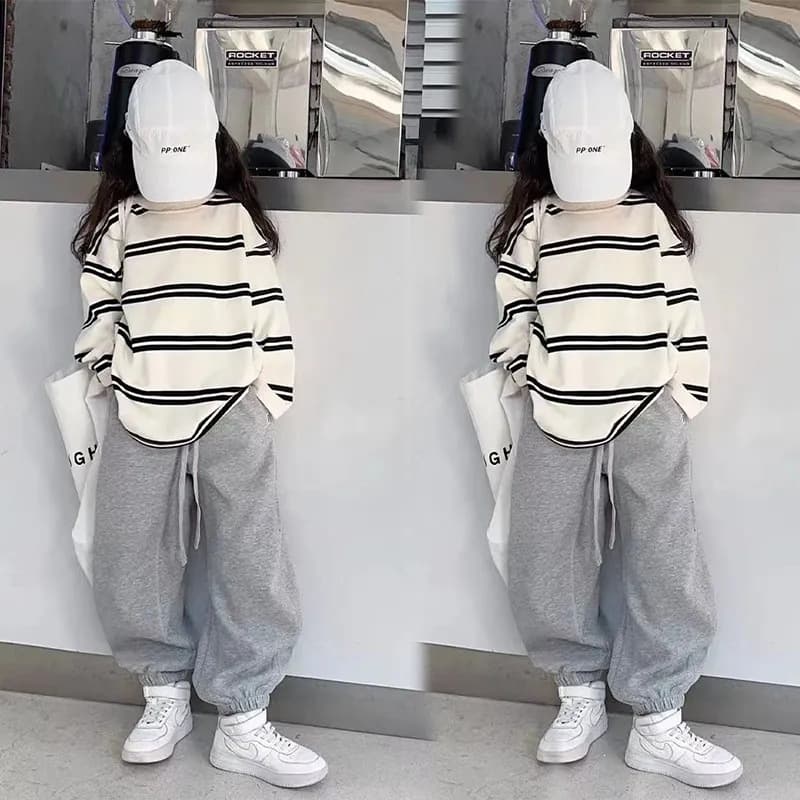 Girls Autumn Suit 2024 New Korean Style Striped Sweater Fashionable Long Sleeve Medium and Large Children's Casual Pants Two-piece Set Trendy