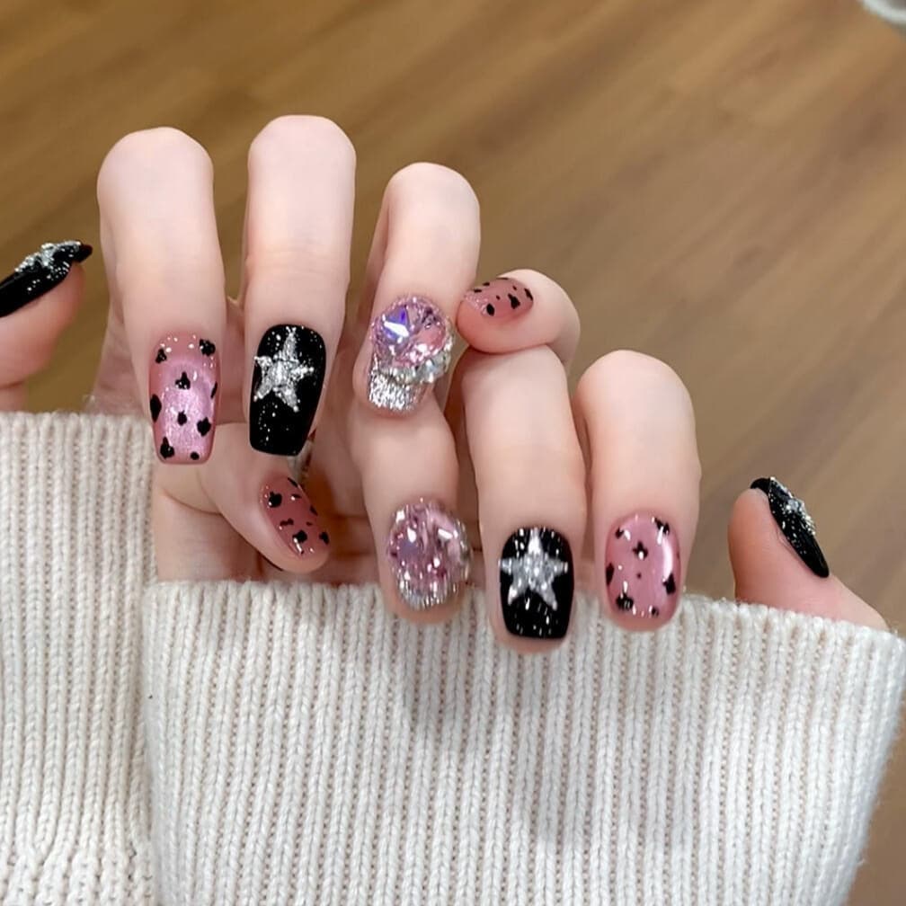 【Pink Panther Kela】Y2K Sweet Cool Girl Ins Style Handmade Wearable Nails Short Press-On Nail Tips