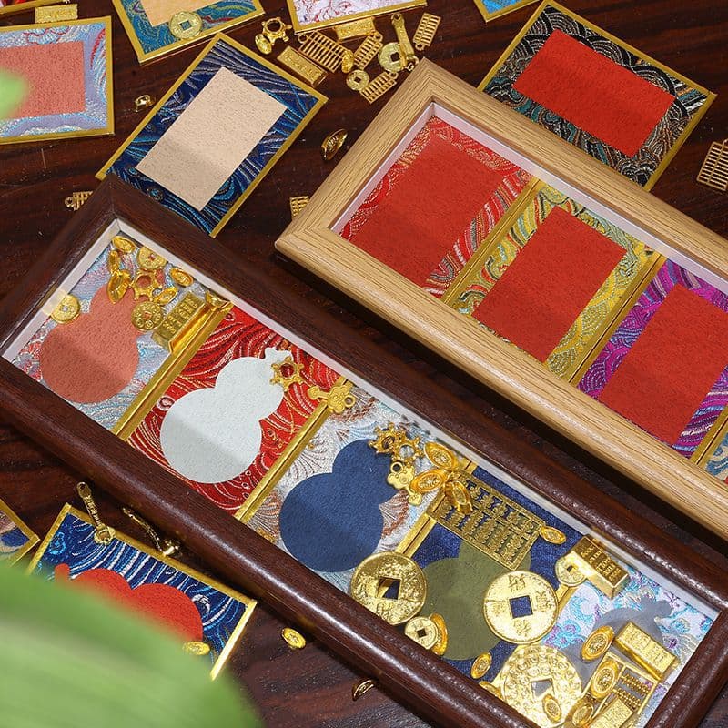 Song brocade mini hard card calligraphy Xuan paper card, desktop decorative frame, calligraphy display stand, cultural and creative handcraft.