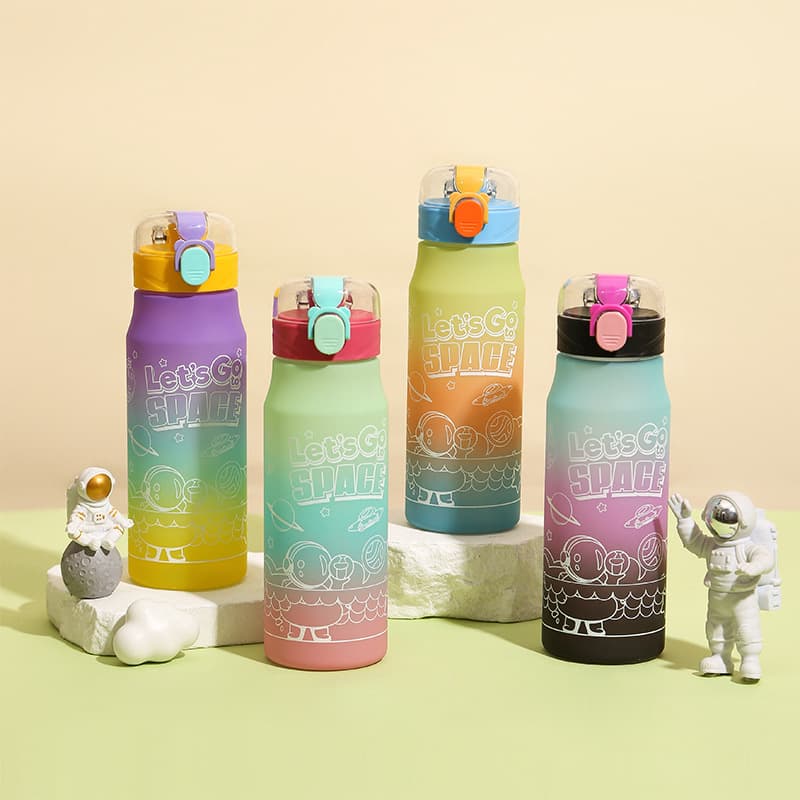 New Direct Drink Handheld Astronaut Pop-up Lid Creative Frosted Gradient Water Cup