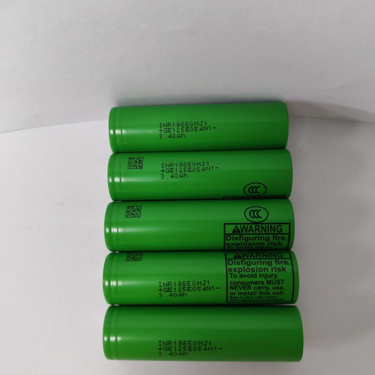 An imported LGMJ1 high-capacity 18650 ternary lithium battery 3.7V imported power battery. 3500 nominal